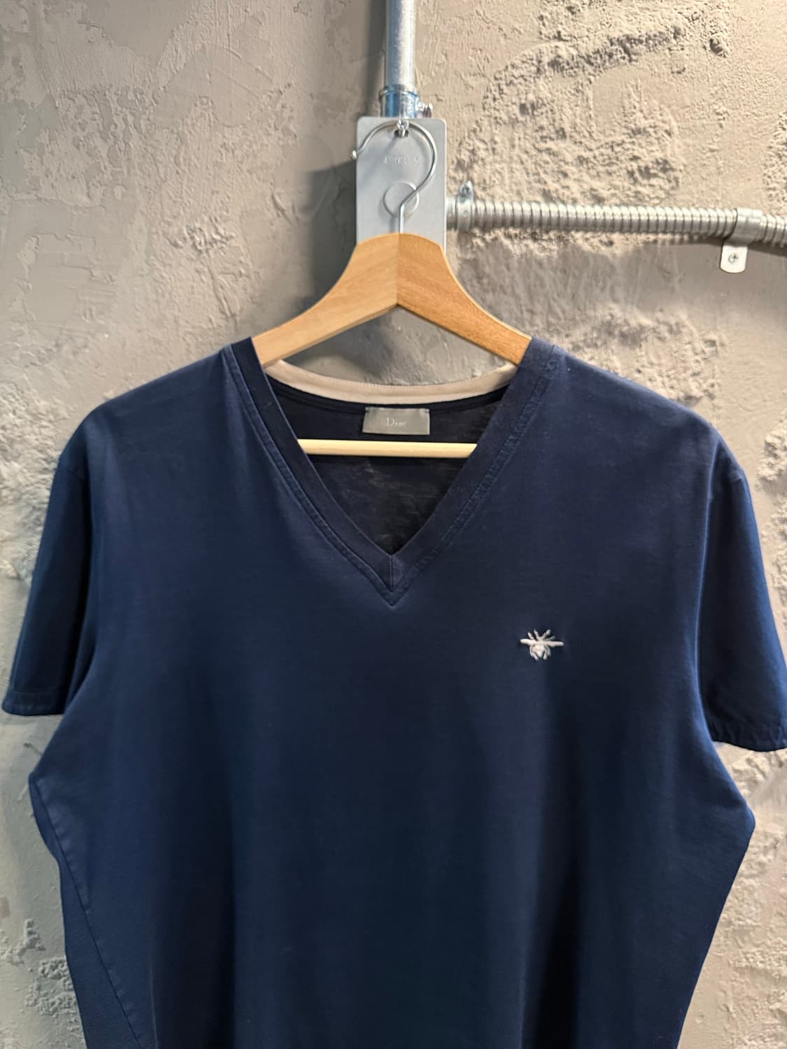 48 디올 DIOR 벌 자수 브이넥 반팔 티셔츠 네이비 상품이미지4
