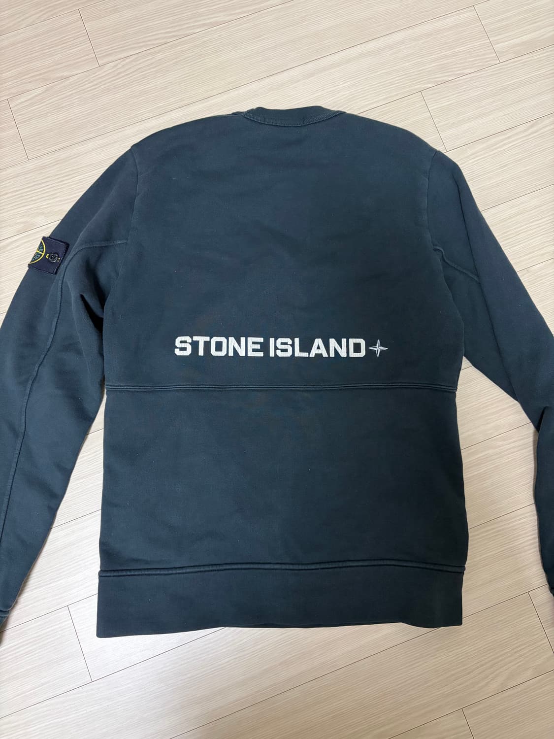 스톤아일랜드 블랙 포켓 맨투맨 상품이미지2