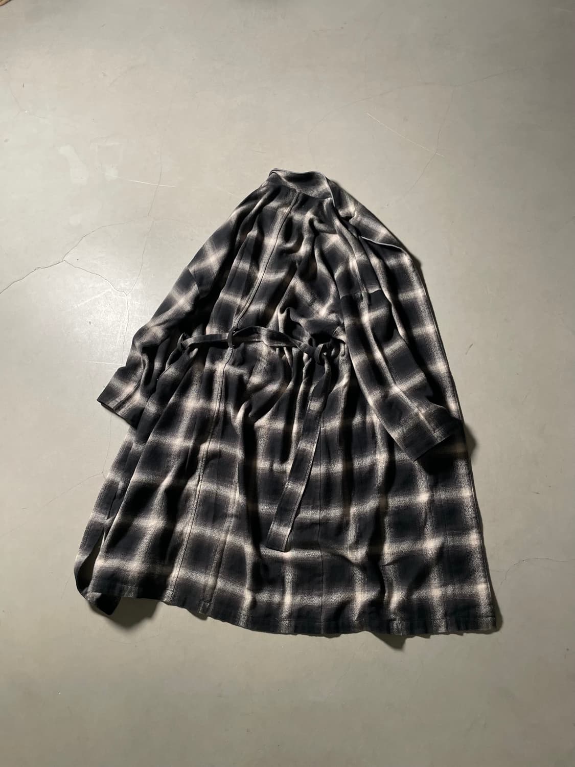 원더랜드 Belted Check Gown Coat 상품이미지5