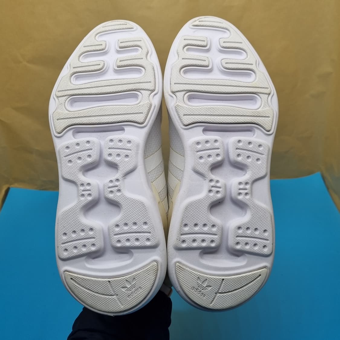 아디다스 ZX 플럭스 여성운동화240  상품이미지3