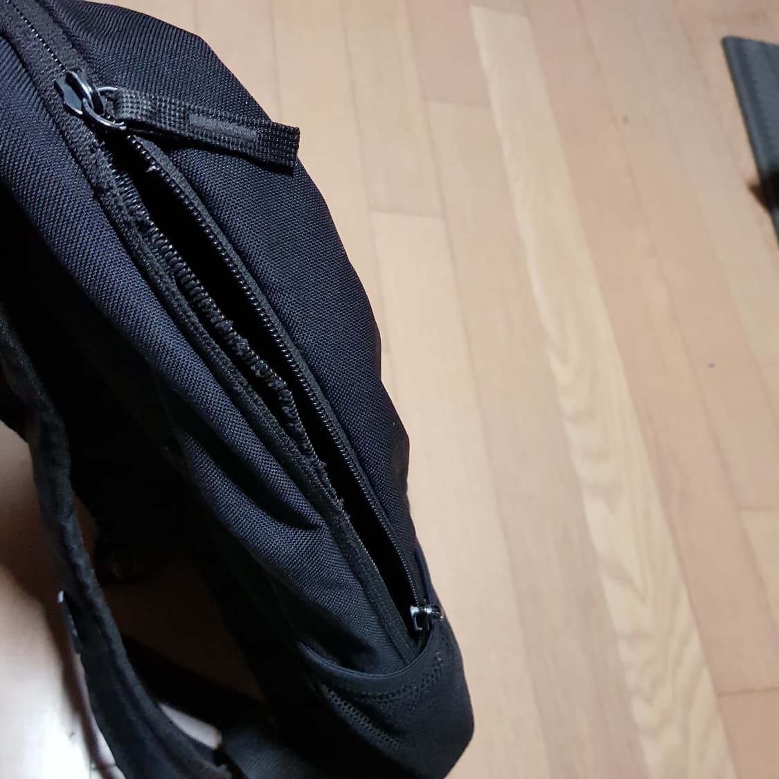 나이키 에어 /데일리백팩/지퍼일부고장 상품이미지4