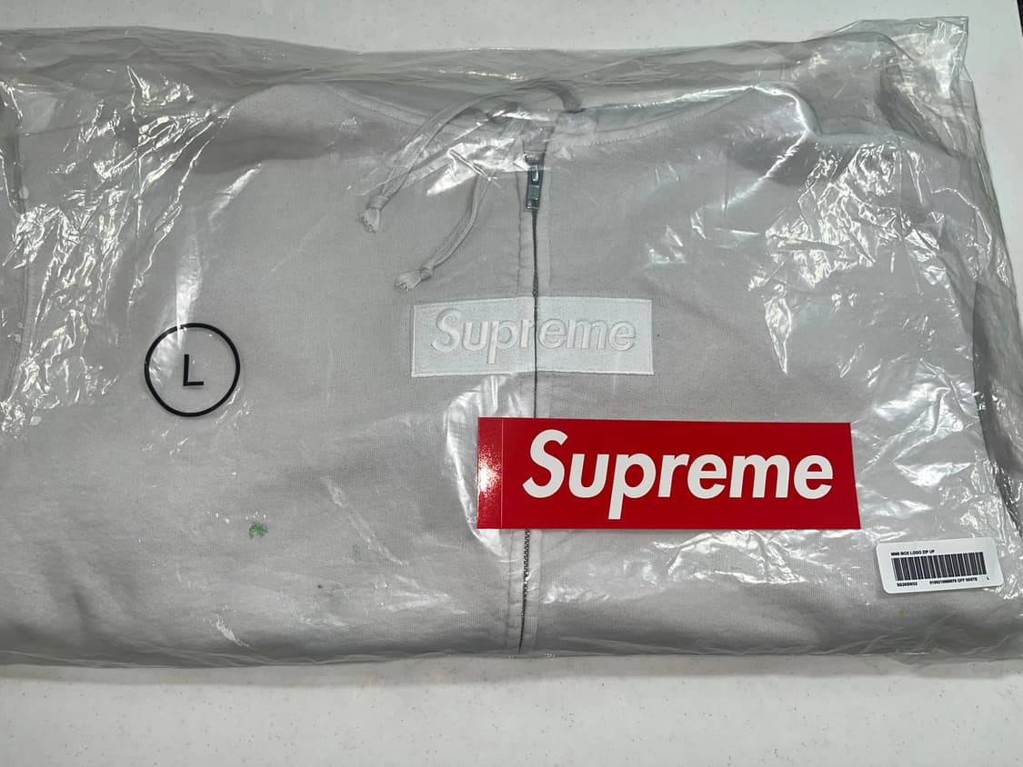 슈프림 x MM6 메종 마르지엘라 박스로고 후드 집업 화이트 상품이미지3