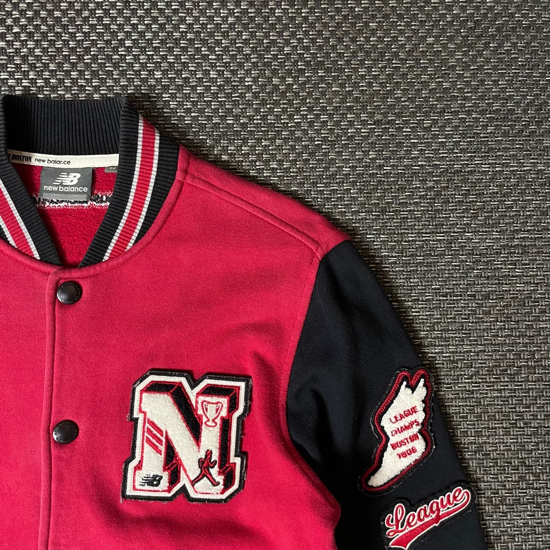 뉴발란스 레드 블랙 로고 스타디움 야구 점퍼 90 상품이미지3