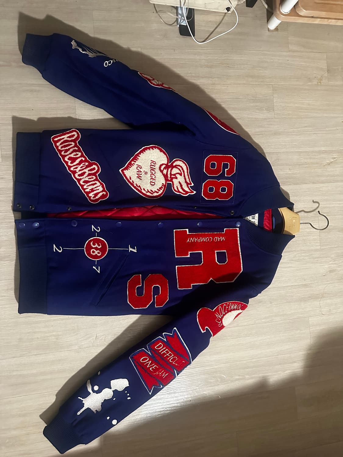 더매드니스 바시티 자켓 Medium 상품이미지1