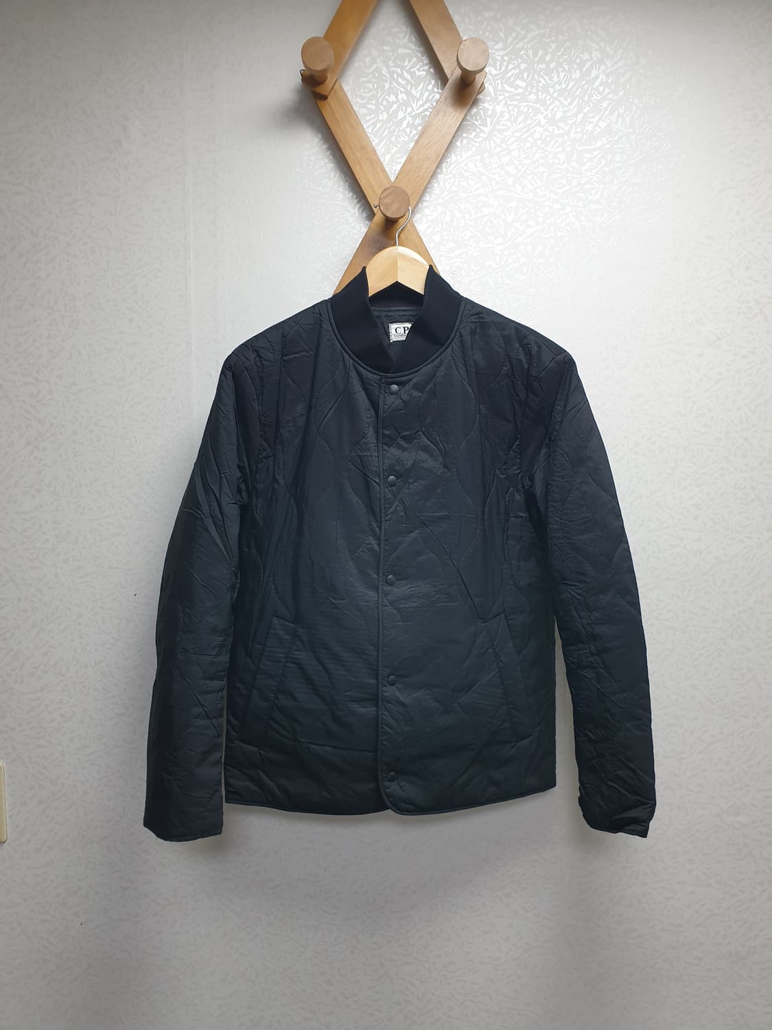 [남95/정품] cp컴퍼니 퀼팅 경량패딩 블랙 상품이미지1
