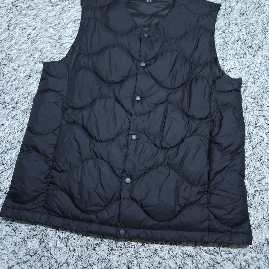 유니클로) M 남자 패커블 다운 경량패딩조끼 / 왕눈이샵 상품이미지3