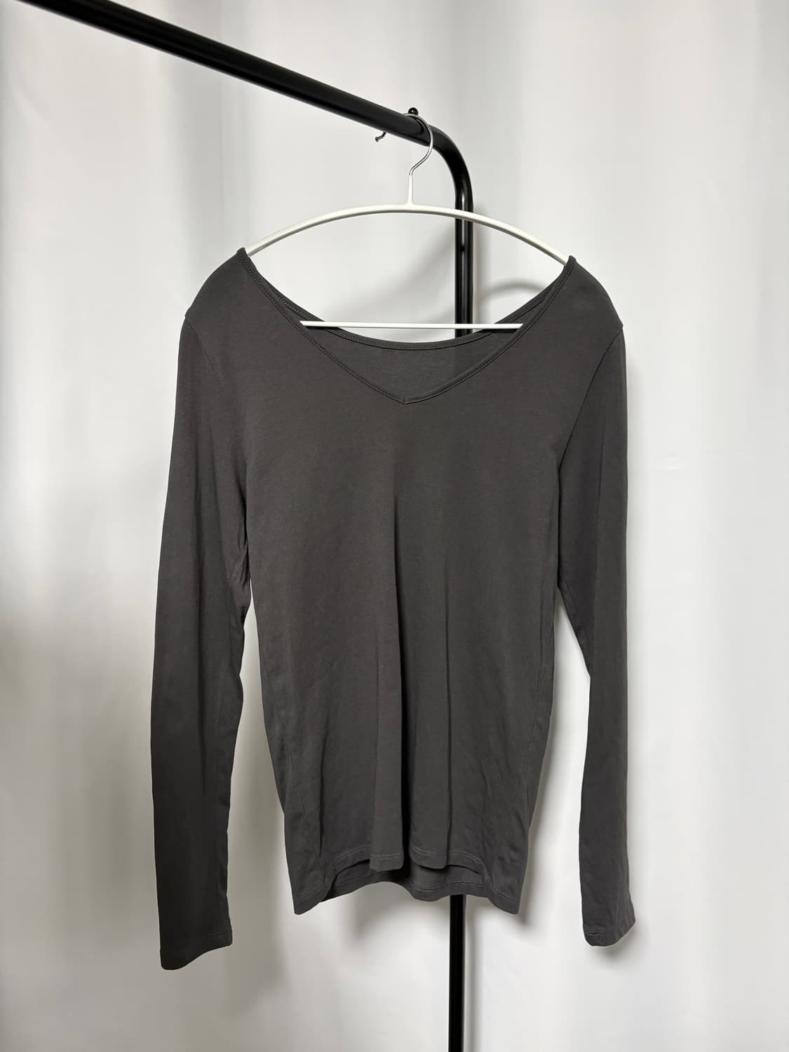 브이넥 티셔츠 상품이미지1