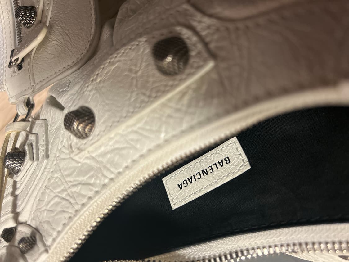 발렌시아가  아레나 램스킨 르카골 XS 숄더백 화이트 상품이미지9