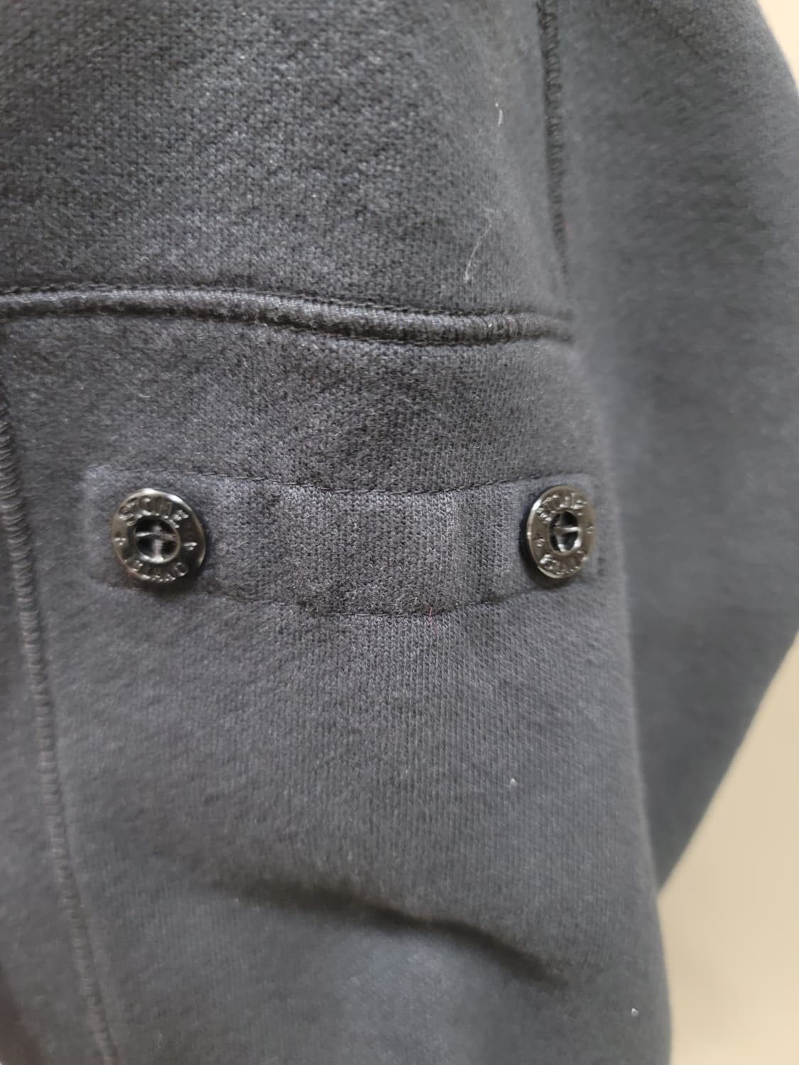 스톤아일랜드 쉐도우프로젝트 포켓 맨투맨 티셔츠 상품이미지6