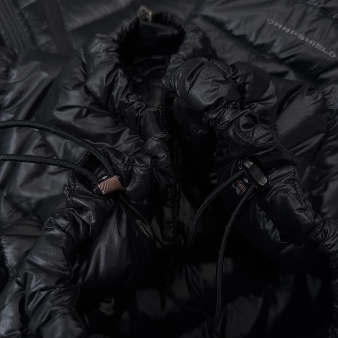 컬럼비아 애벌레 고프코어 경량패딩 블랙 상품이미지5