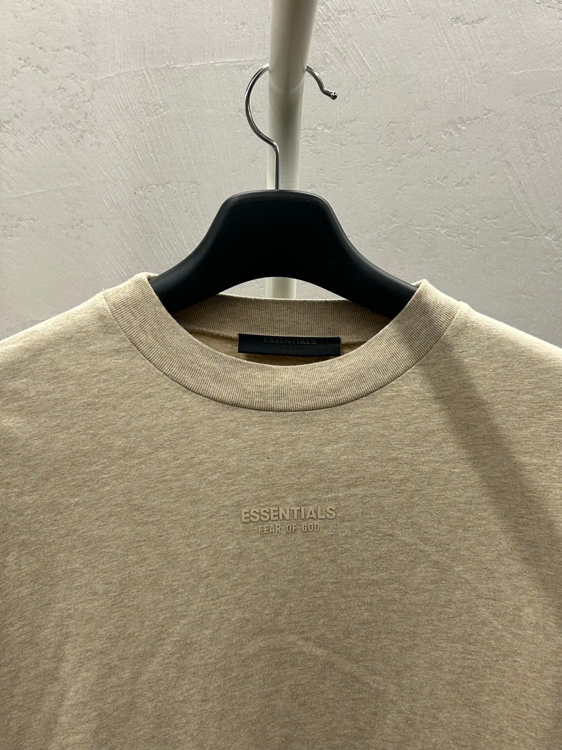 에센셜 오버핏 긴팔 티셔츠 베이지 상품이미지4