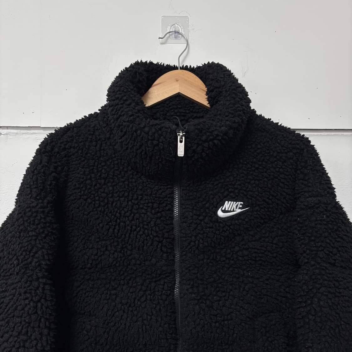 나이키 블랙 써마핏 쉐르파 패딩 상품이미지2