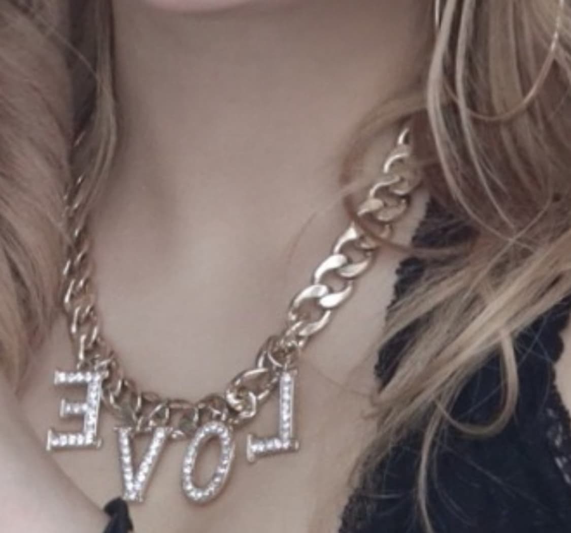 오네갸루 러브 골드 큐빅 체인 레터링 챰 목걸이 상품이미지1