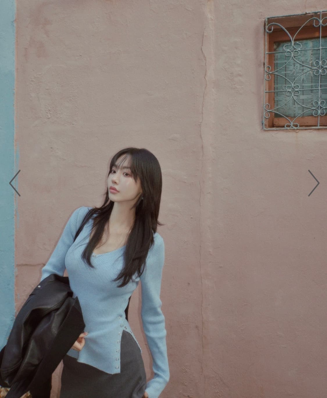 페일제이드 브이넥 슬릿 니트 스카이블루 상품이미지3
