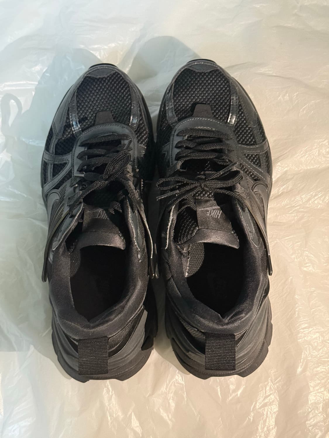 나이키V2K런 블랙/앤트러사이트/다크 스모크 그레이 275 사이즈 상품이미지4