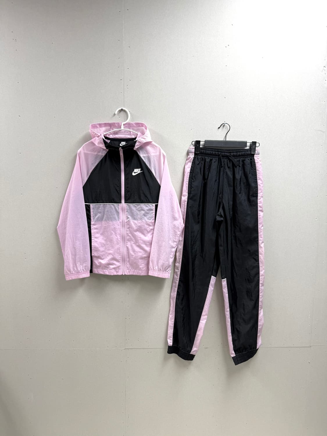 키즈 L (155) / 나이키 경량 바람막이 조거팬츠 세트  상품이미지1