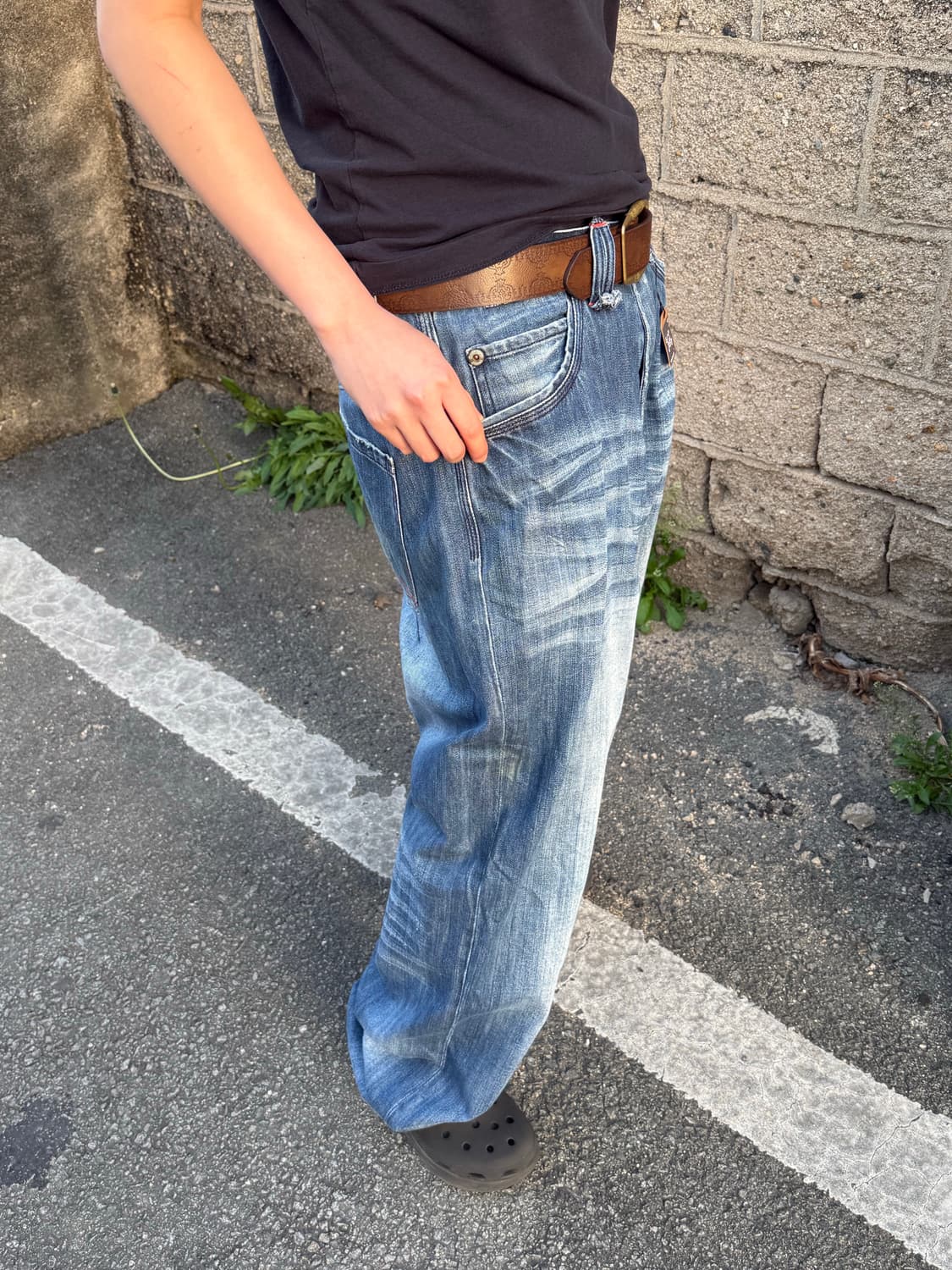 레터링 자수 워싱 데님 팬츠 상품이미지4