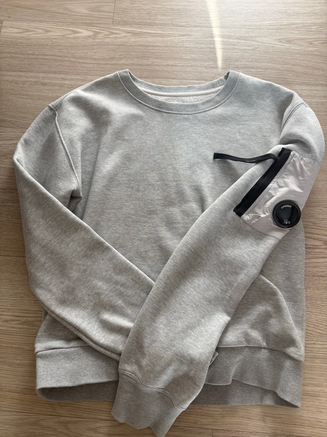 cp컴퍼니 맨투맨 상품이미지1