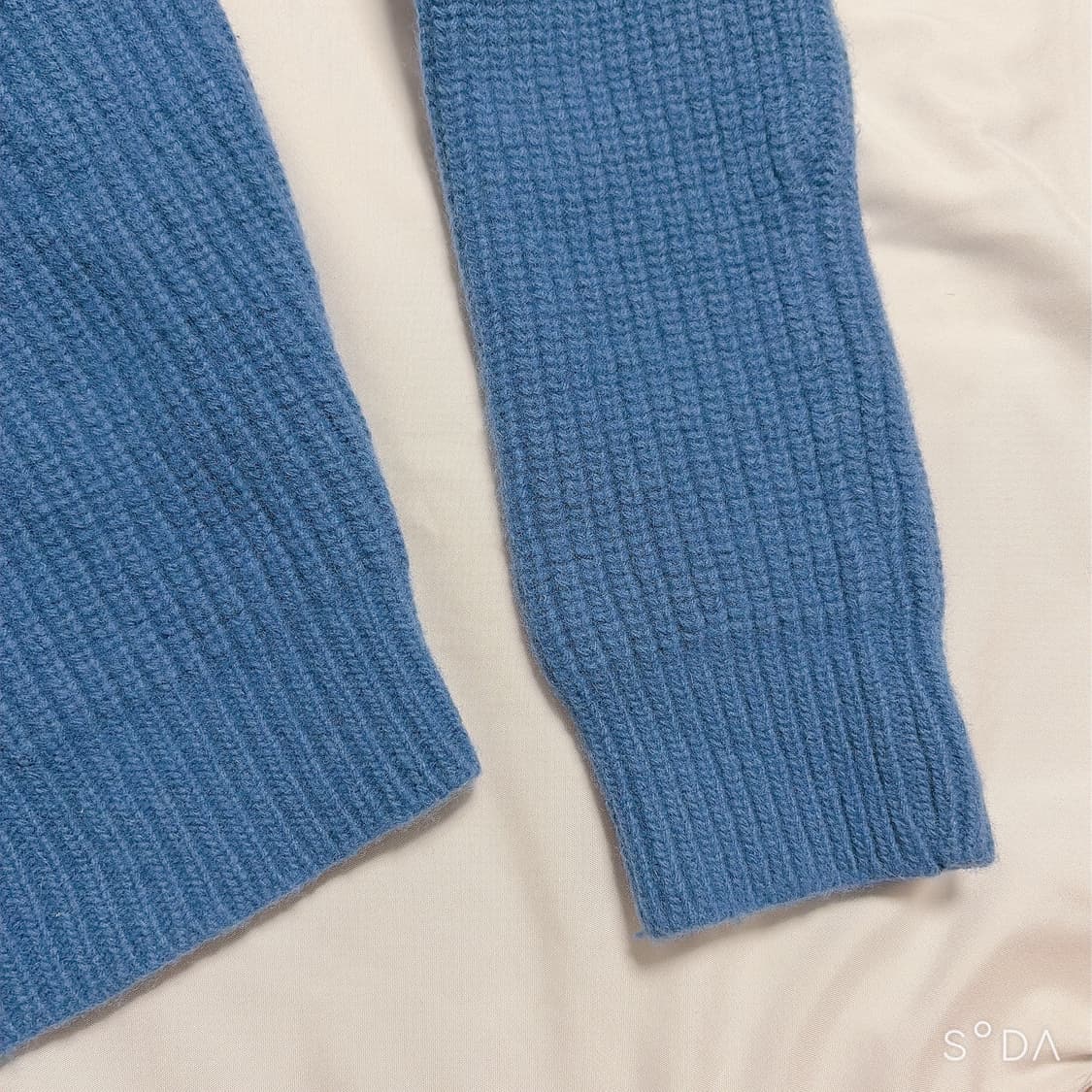 메종 마르지엘라 크롭 니트 가디건 블루 상품이미지7