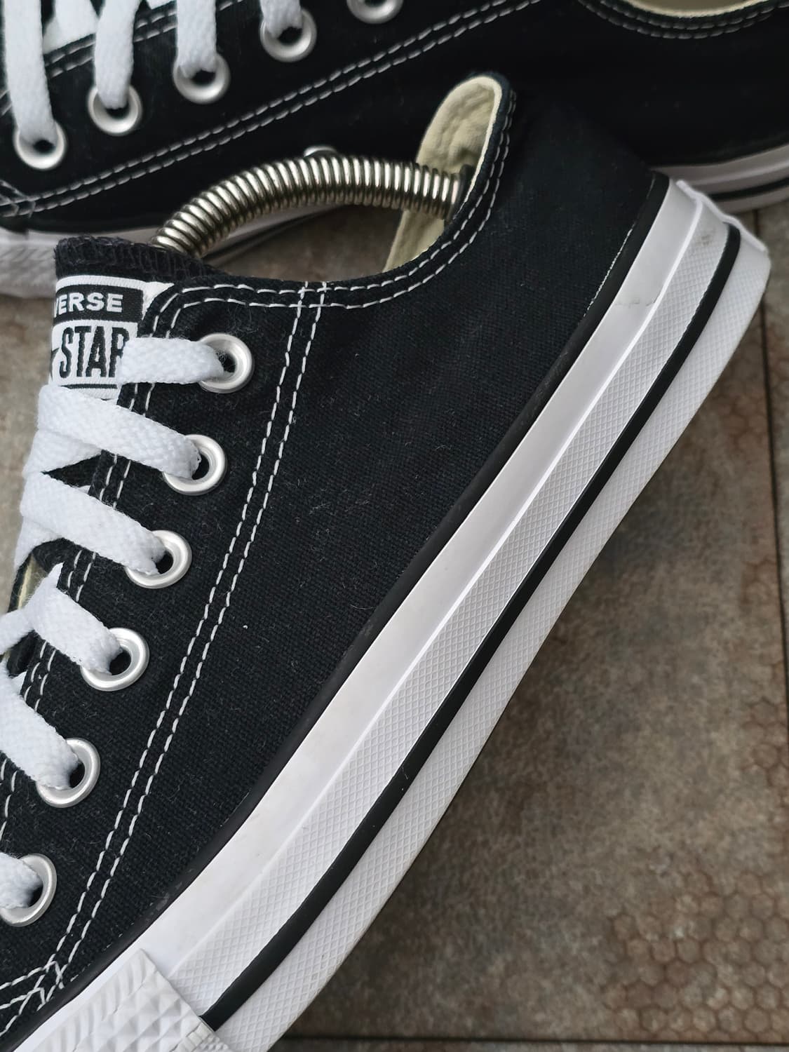 (245)컨버스 척테일러 올스타 로우 검흰  상품이미지5