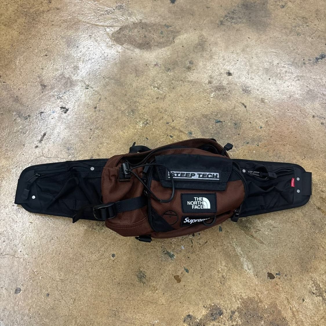 슈프림 x 노스페이스 스팁 테크 웨이스트백 브라운 22FW 상품이미지2