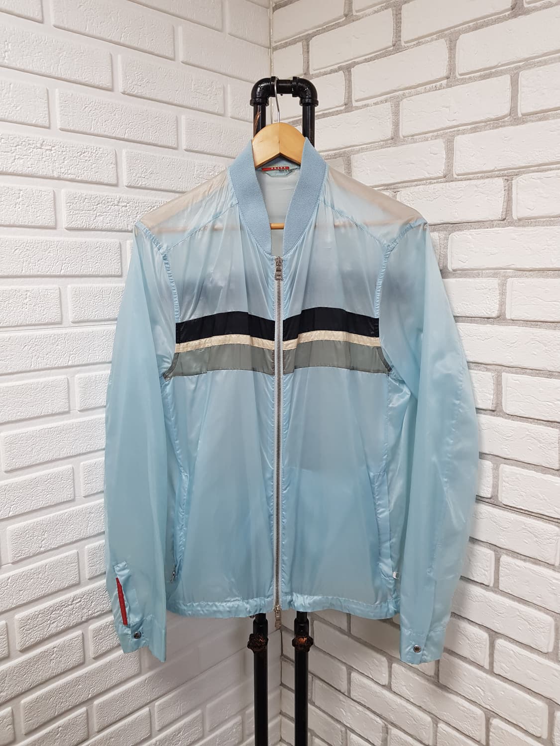 [52/정품] 프라다 스포츠 나일론 경량바람막이 상품이미지2