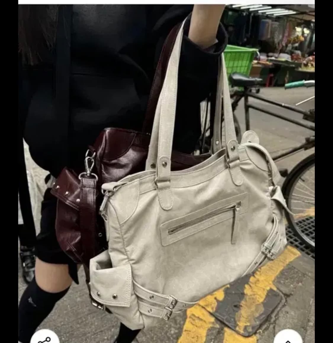 다이닛 STUD POCKET BIG BAG IN ASH BEIGE 토트백 상품이미지2