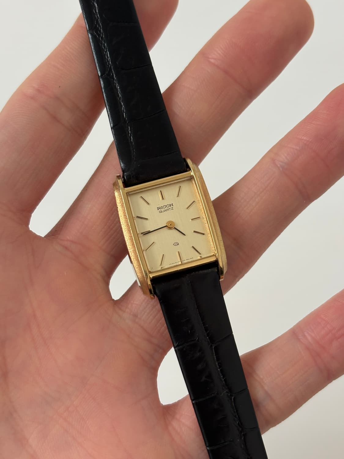 리코 1980년대 텍스쳐 베젤 골드 탱크 리쿼츠 여성 상품이미지1