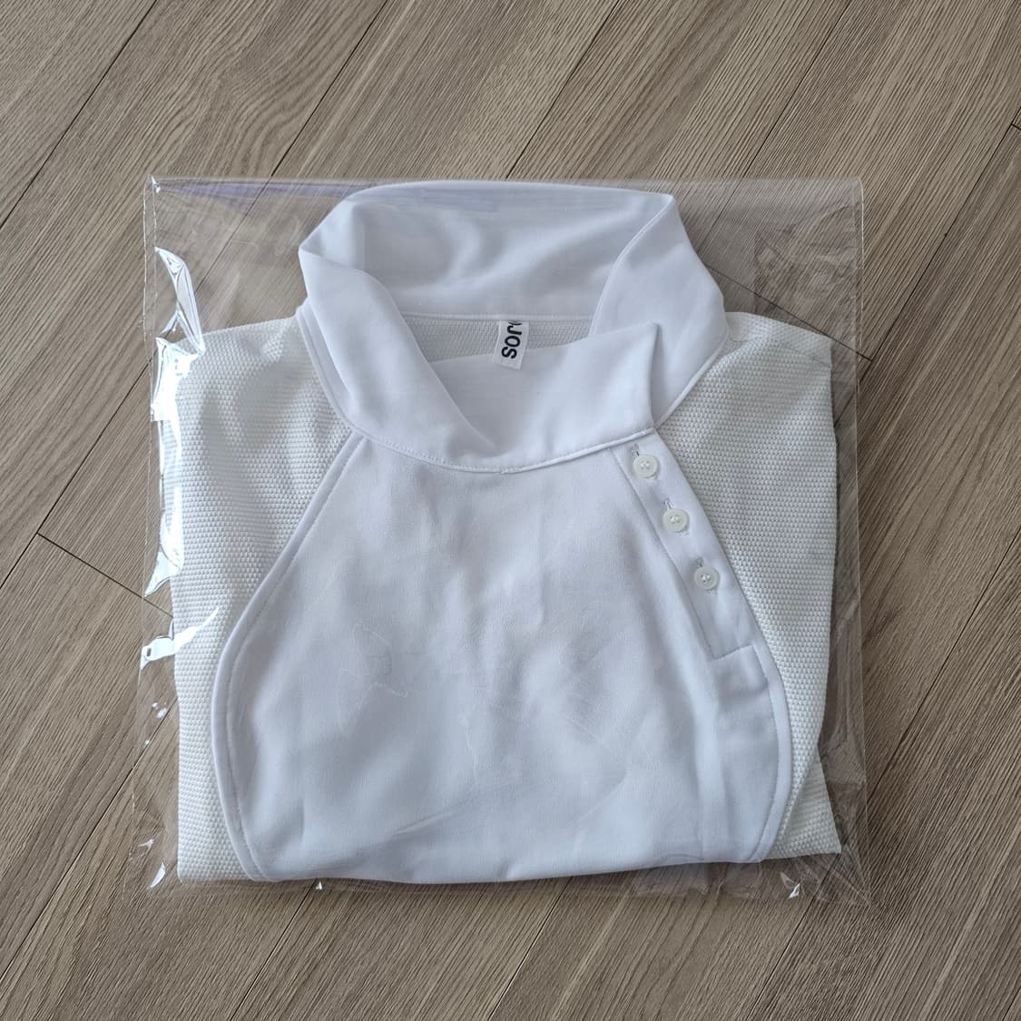 1회착. 오호스 Ojos 사이드 넥 카라티 반팔 티셔츠 화이트  상품이미지10