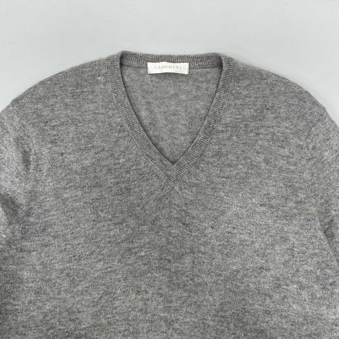 유니클로 캐시미어 100% 브이넥 니트 상품이미지2