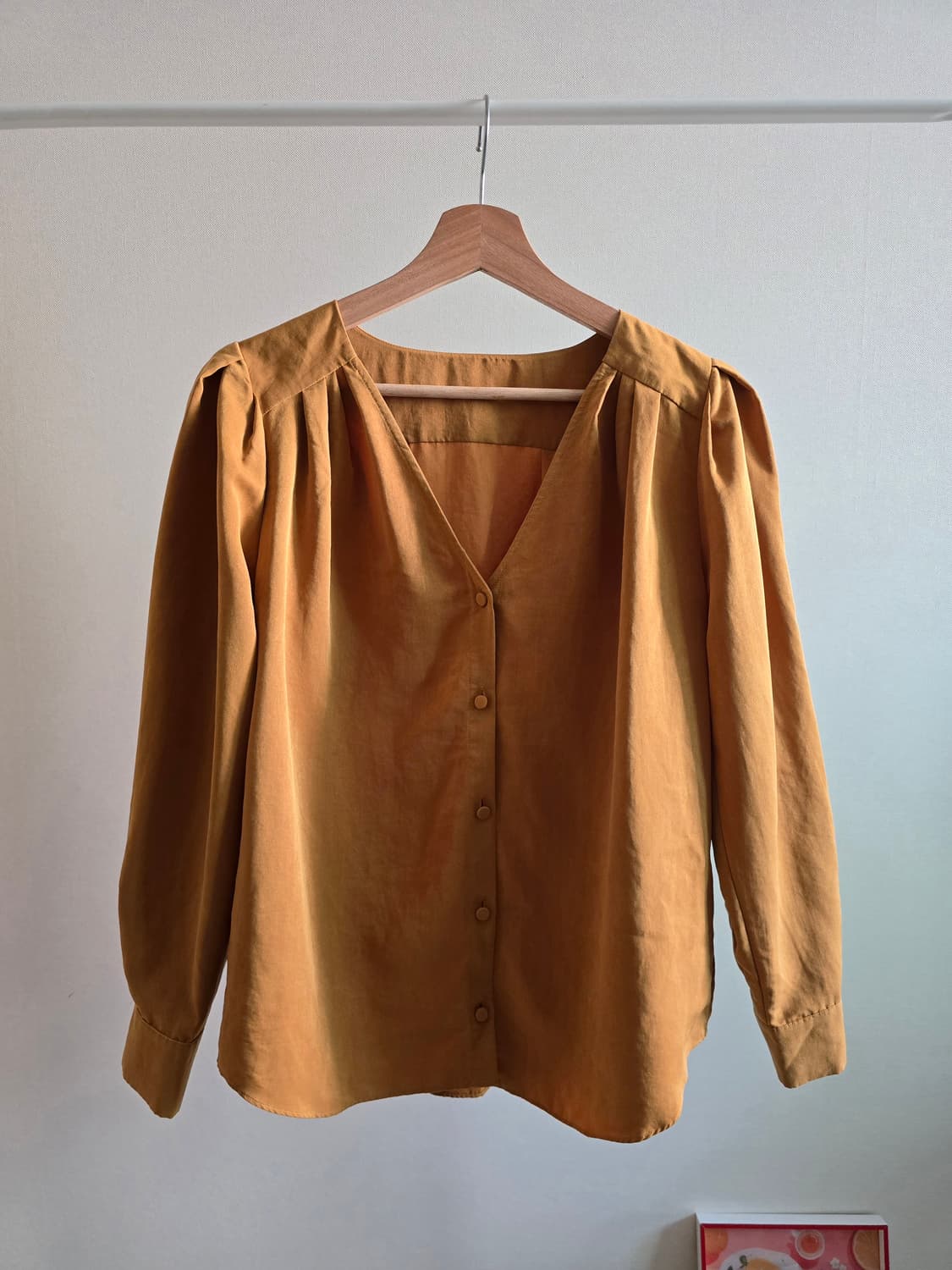 Spick & Span Mustard V-neck ButtonBlouse 상품이미지1