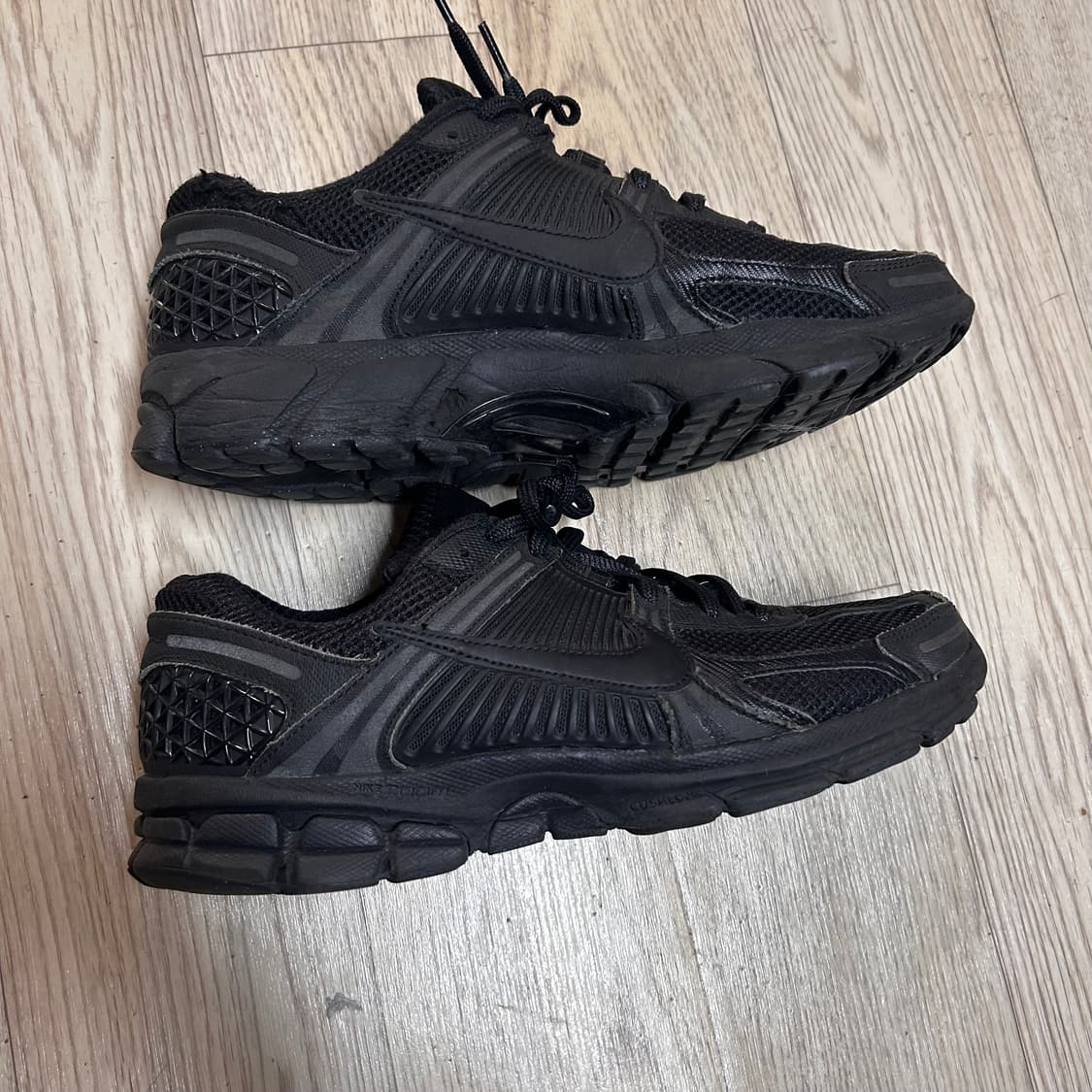 나이키 보메로 블랙 265 상품이미지4