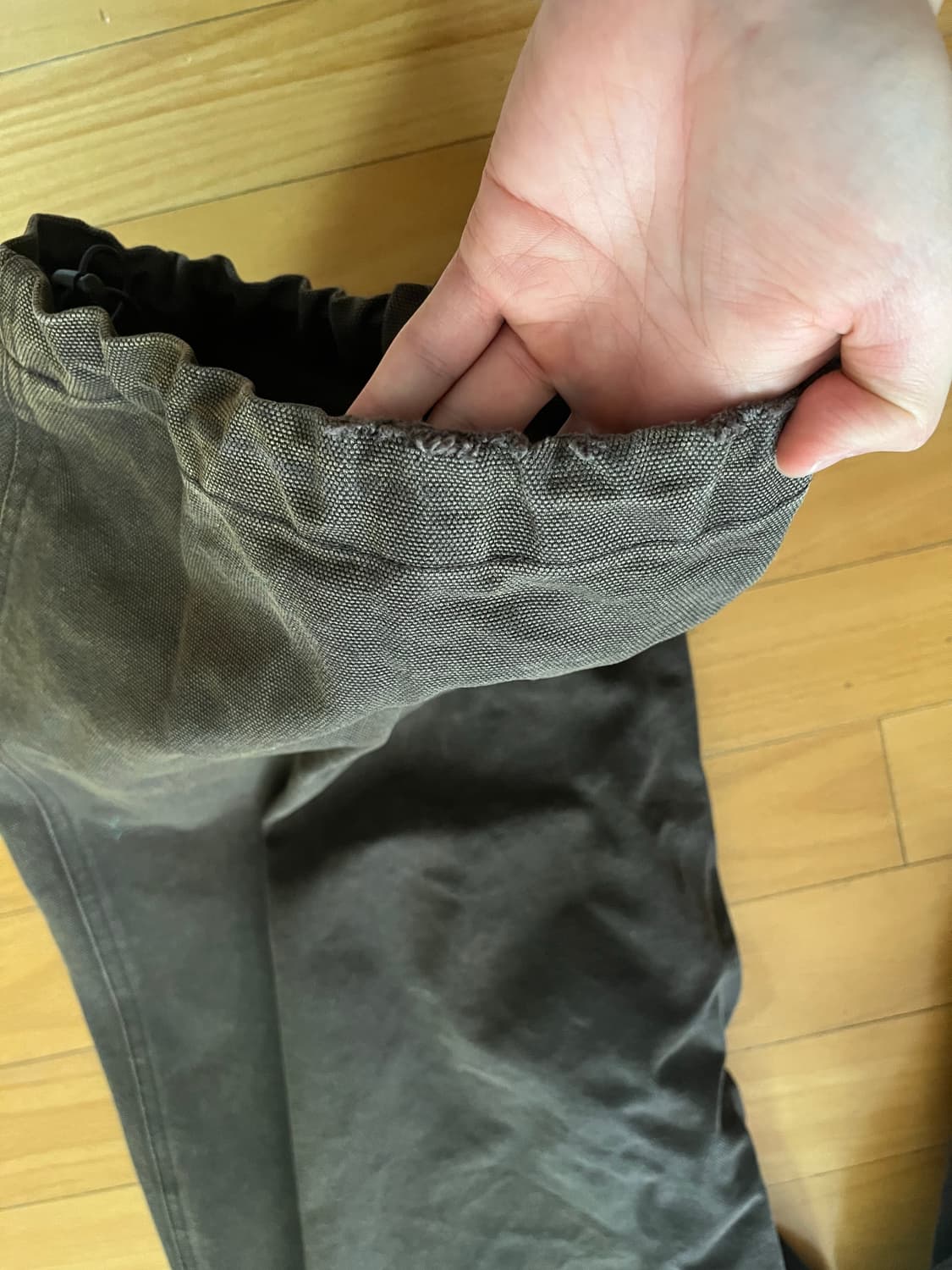 해칭룸 오버덕팬츠 워시드차콜 4 상품이미지4