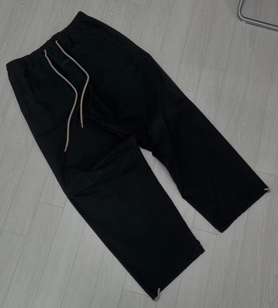 피어오브갓 에센셜 더 블랙 컬렉션 릴렉스드 트라우저 블랙  상품이미지2