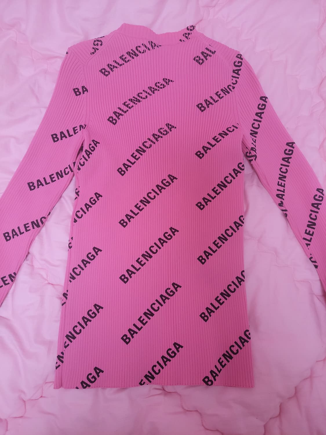 정품)급처상태최상!발렌시아가 로고 프린팅 핑크 골지 니트 스웨터 S사이즈 상품이미지5