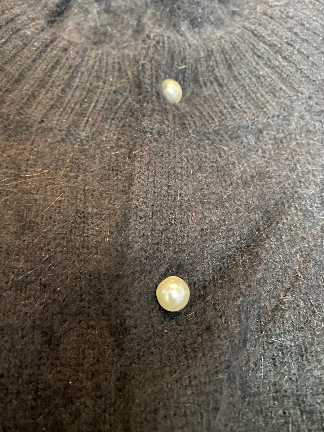 Limi feu 앙고라 진주 버튼 블랙 가디건 상품이미지4