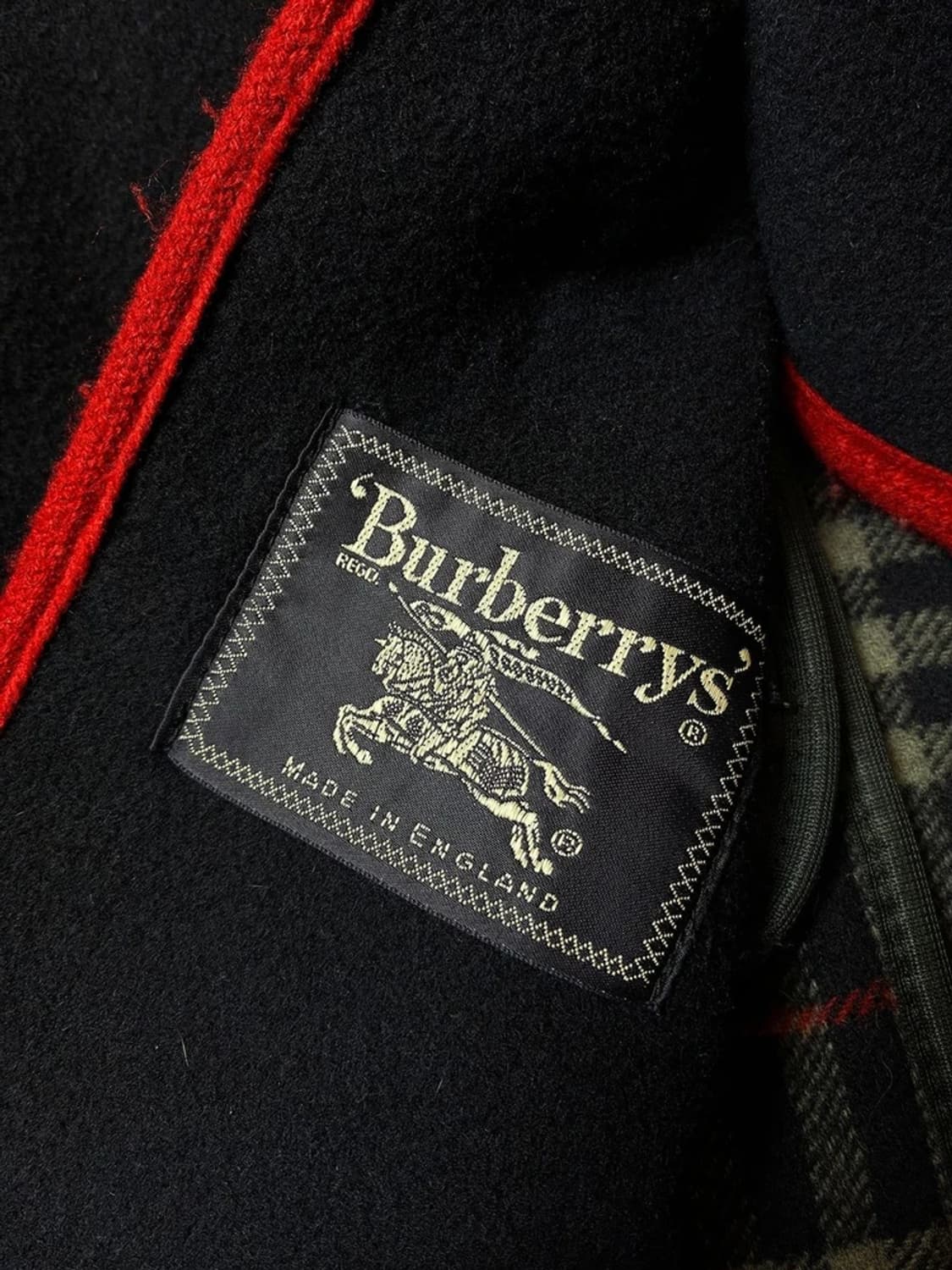 버버리 90's 레드 라이닝 우드버튼 코트 PN6664 상품이미지6