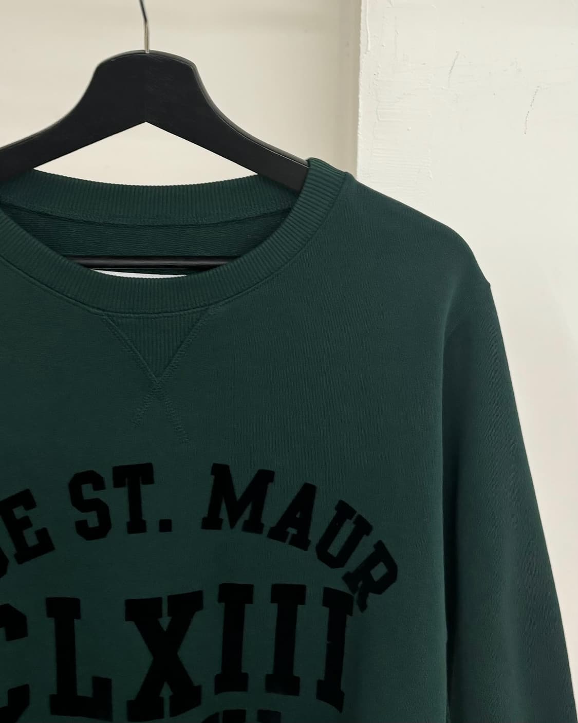 엠엠식스 딥그린 트임 벨벳 리본 스웻 셔츠 상품이미지4