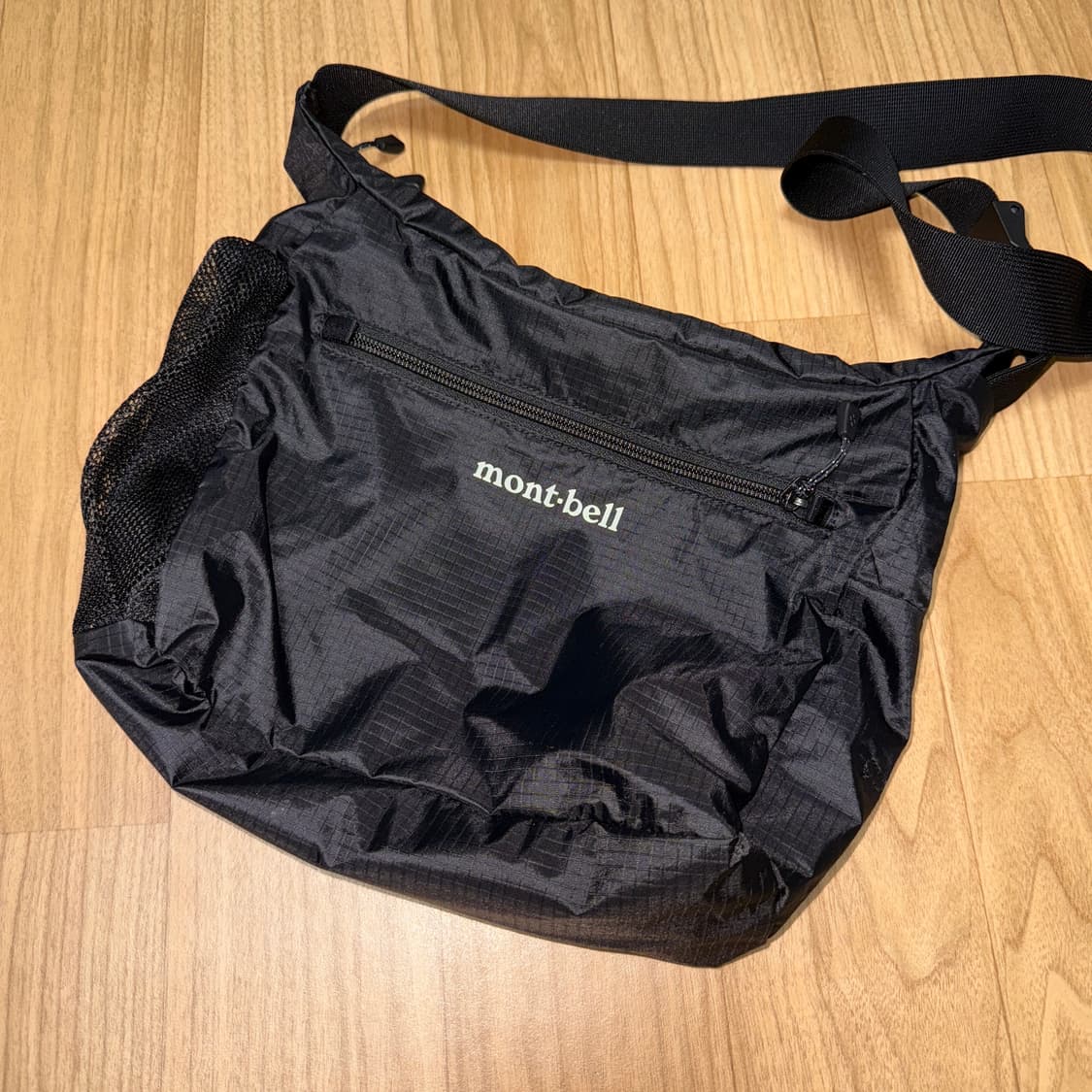 몽벨 포켓터블 라이트 숄더백 크로스백  상품이미지2