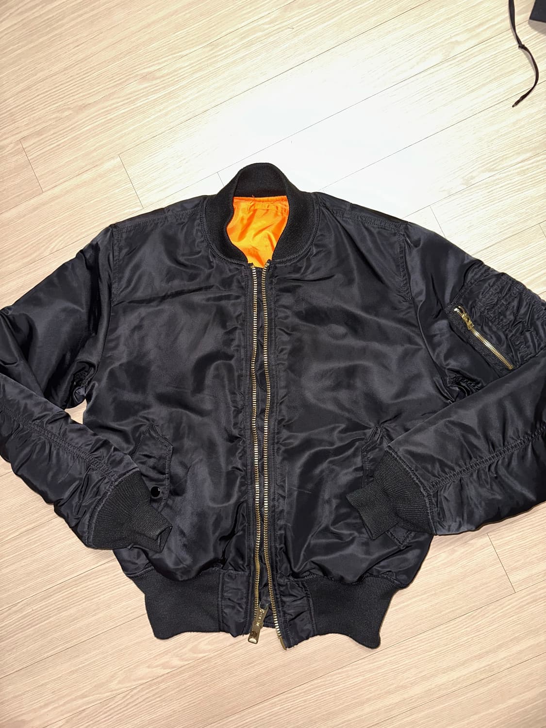 알파 인더스트리 MA-1 플라이트 자켓 상품이미지1