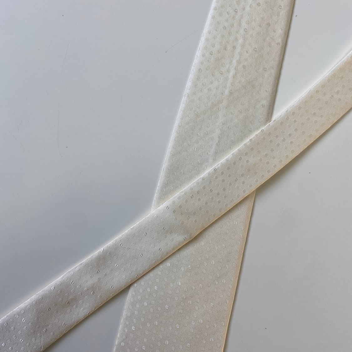 끌로에(chloe) 옴므 화이트 명품 정품 넥타이 상품이미지5