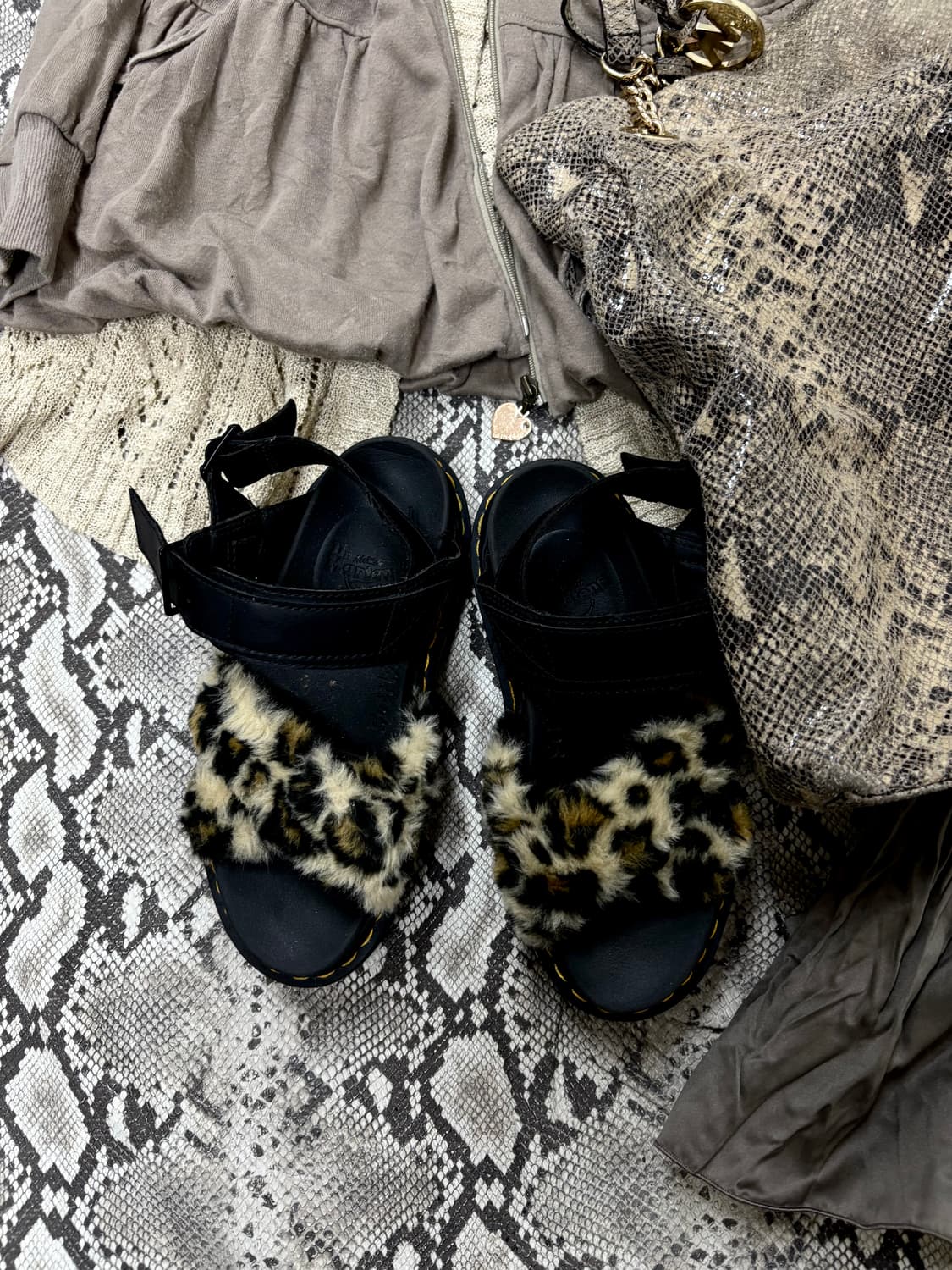 “Dr.Martens”  Leopard Kitsch Mood Shoes 상품이미지8
