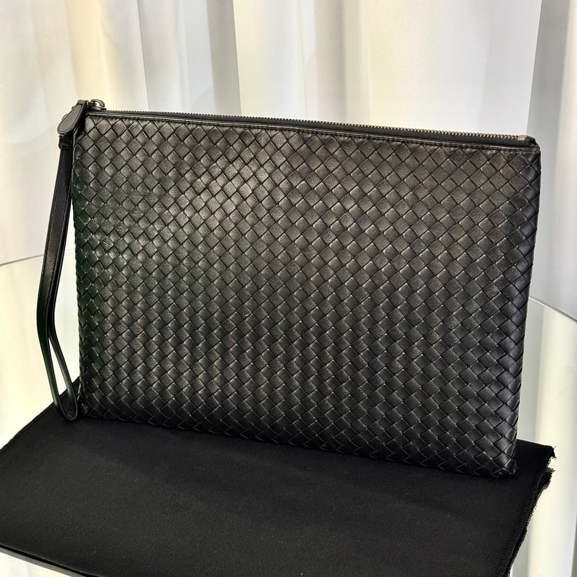 [새상품급] 보테가베네타 인트레치아토 블랙 클러치 상품이미지5