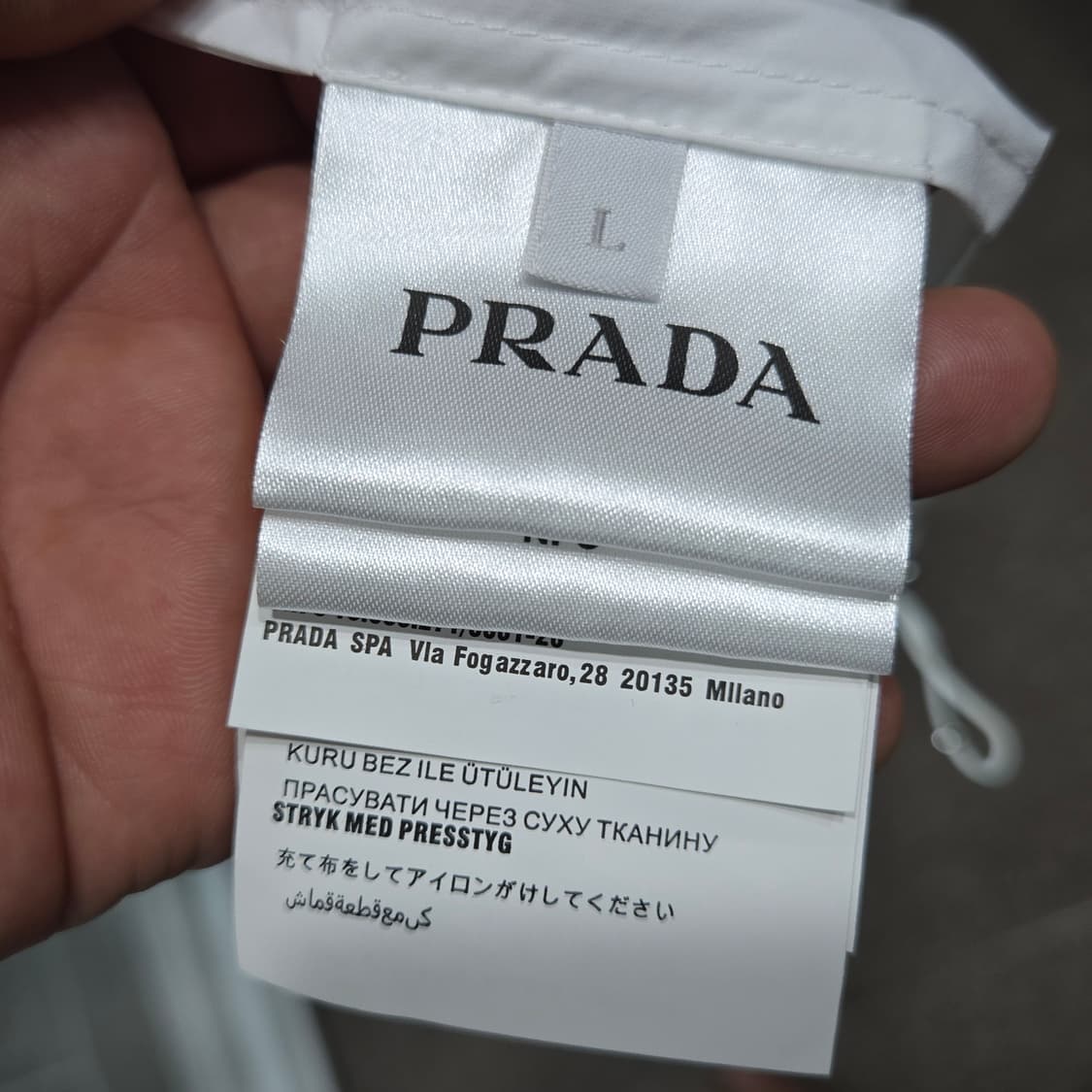 ​[정품] 프라다(PRADA) 삼각로고 나일론 후드 바람막이 - 화이트 상품이미지8