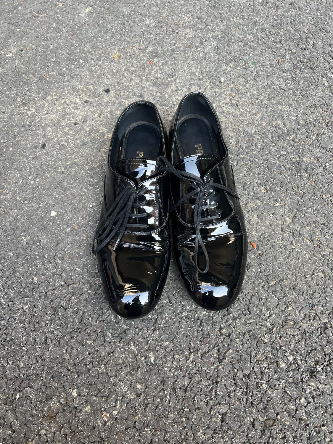 prada 에나멜 더비 상품이미지1