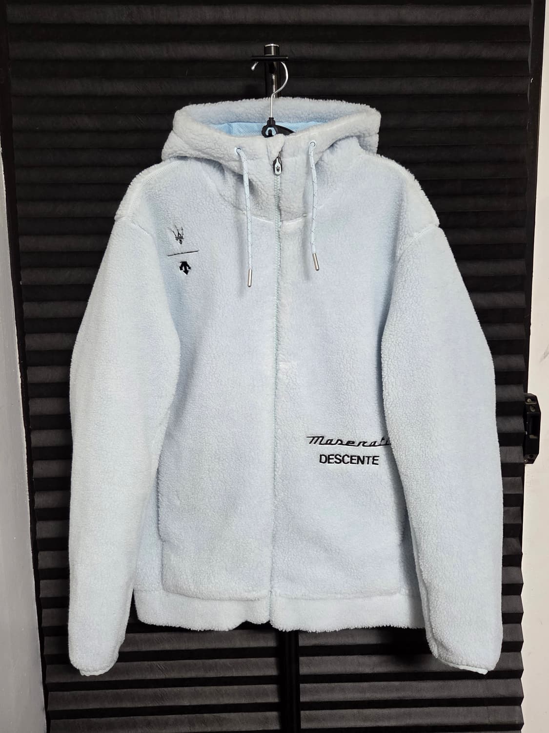 [데상트] 마세라티 플리스 후드집업 판매합니다. 상품이미지1