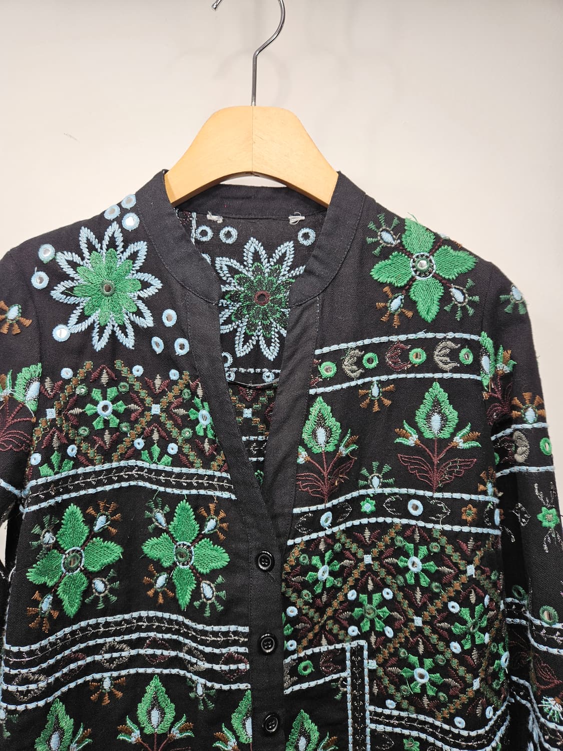 자라(ZARA) 블래크린 자수 자켓  상품이미지3