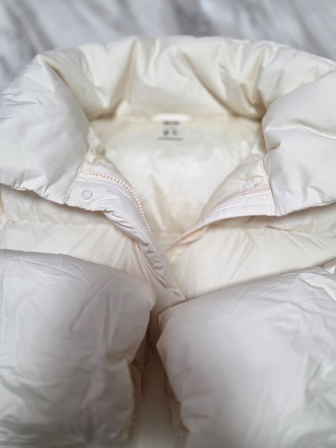 유니클로 나노디자인 경량 패딩 상품이미지3