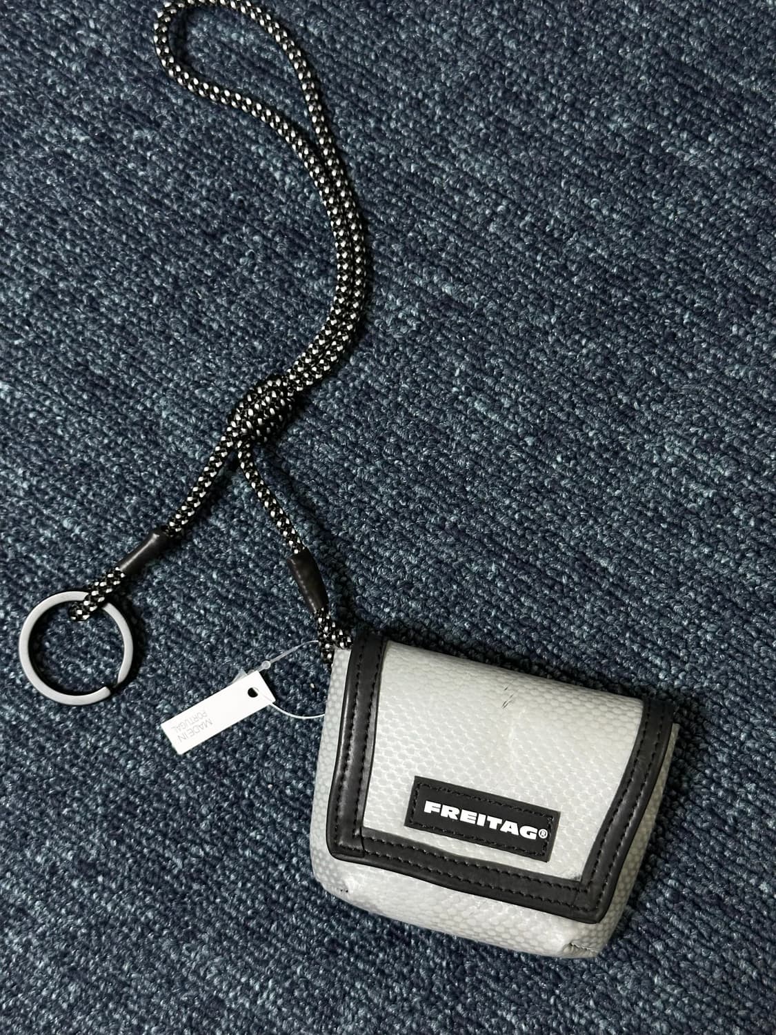 새제품 Freitag 프라이탁 희귀 실버 키링 판매 상품이미지3