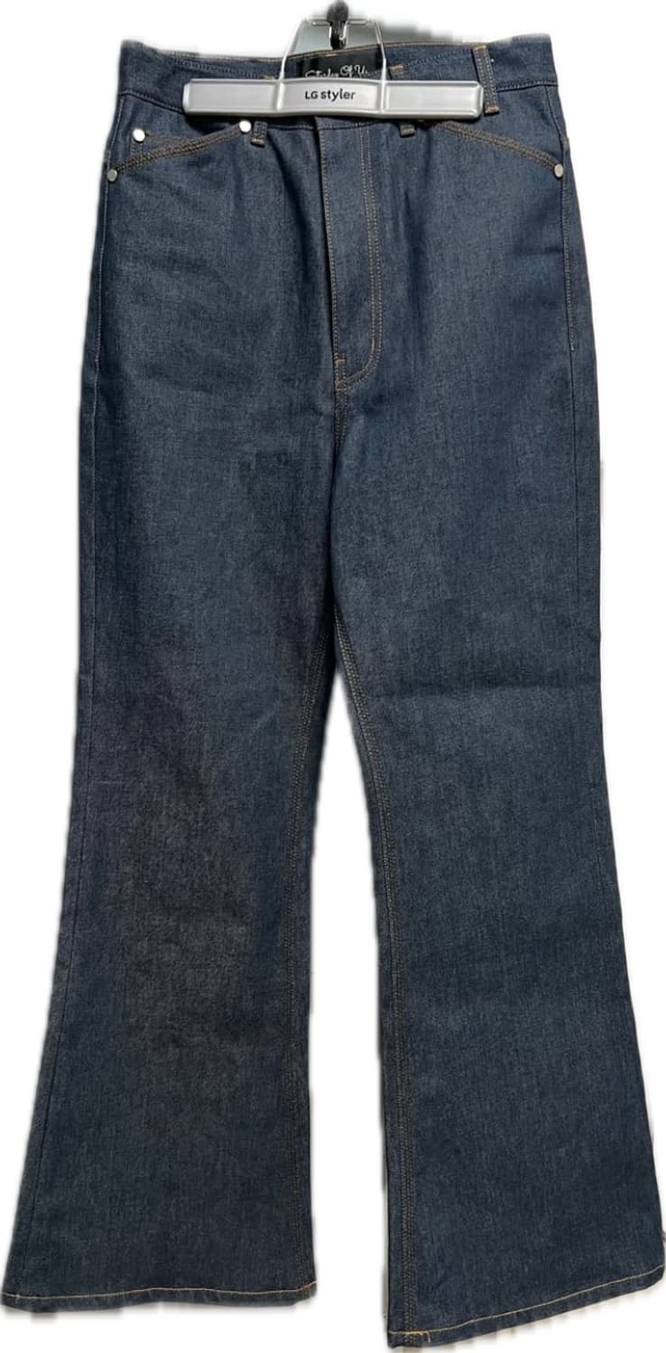 [S] STU 24FW 플레어 데님 팬츠 인디고 룩북 모델용 샘플추정 상품이미지2